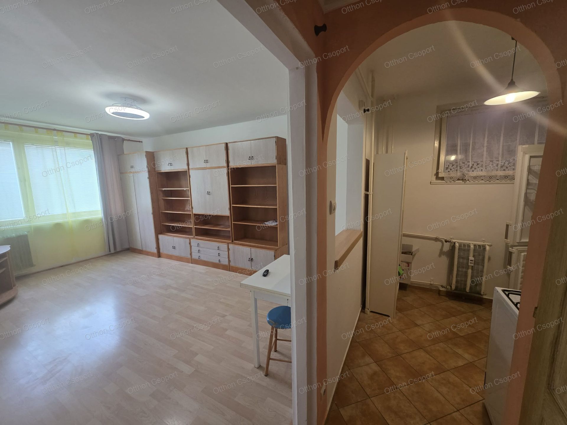 A NYÍRPALOTA ÚTON 2 SZOBÁS, FELÚJÍTOTT LAKÁS KIADÓ!
