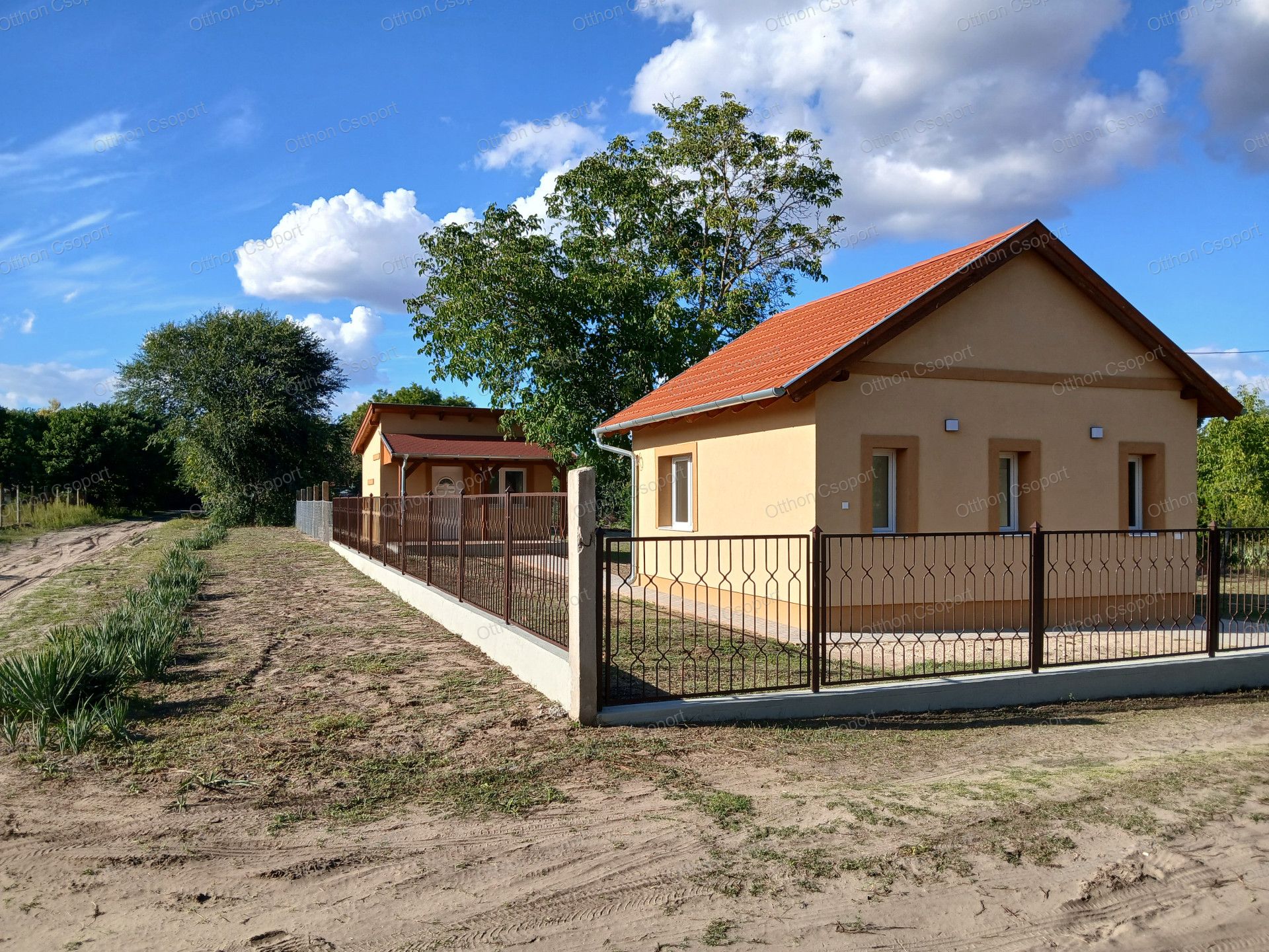 Kiskunfélegyházán 41nm-es, 1+1 szobás újszerű családi ház eladó