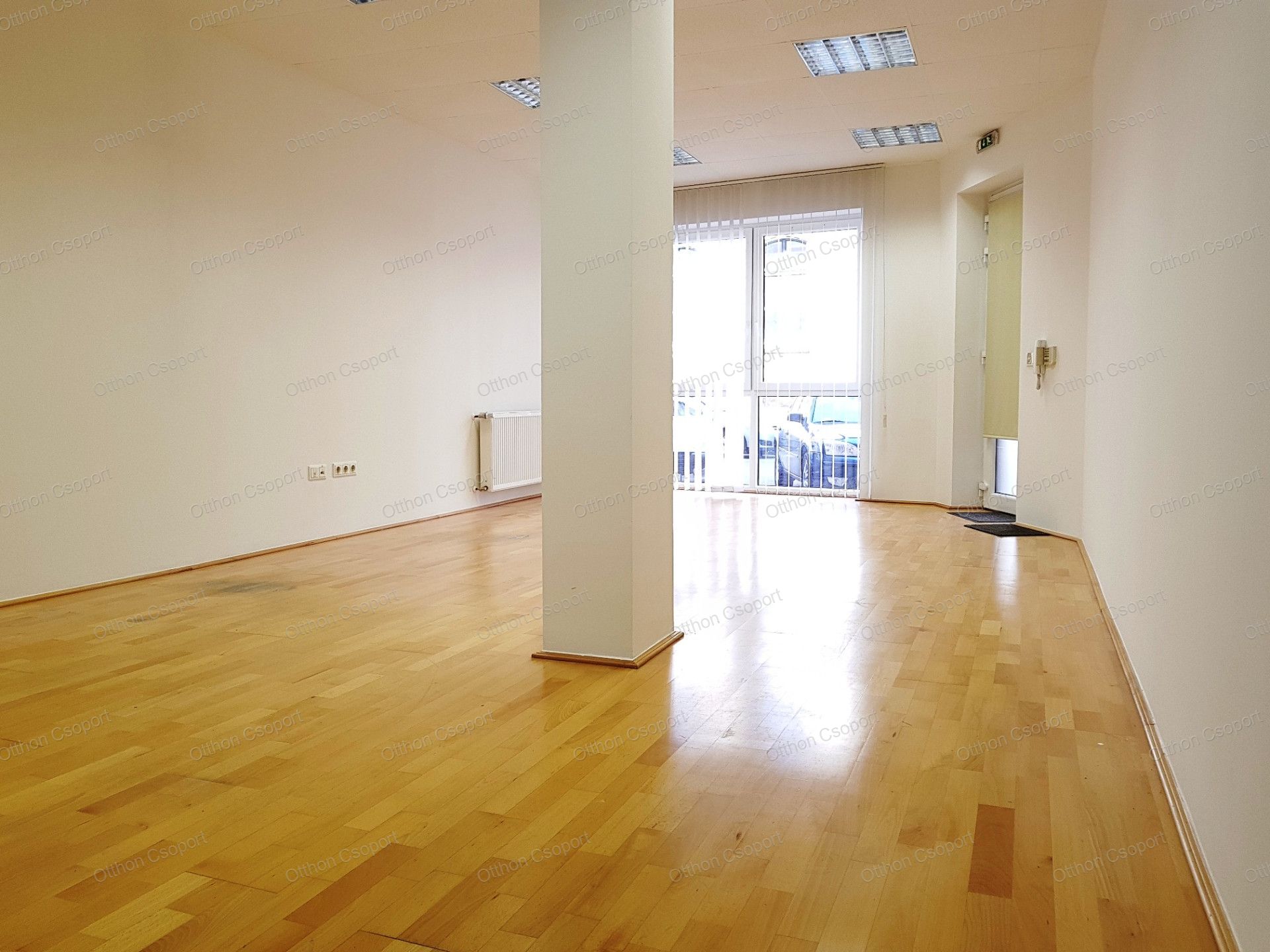 FERENCVÁROSBAN ÚJSZERŰ ÉPÜLETBEN UTCAFRONTOS ÜZLETHELYSÉG/IRODA ELADÓ!