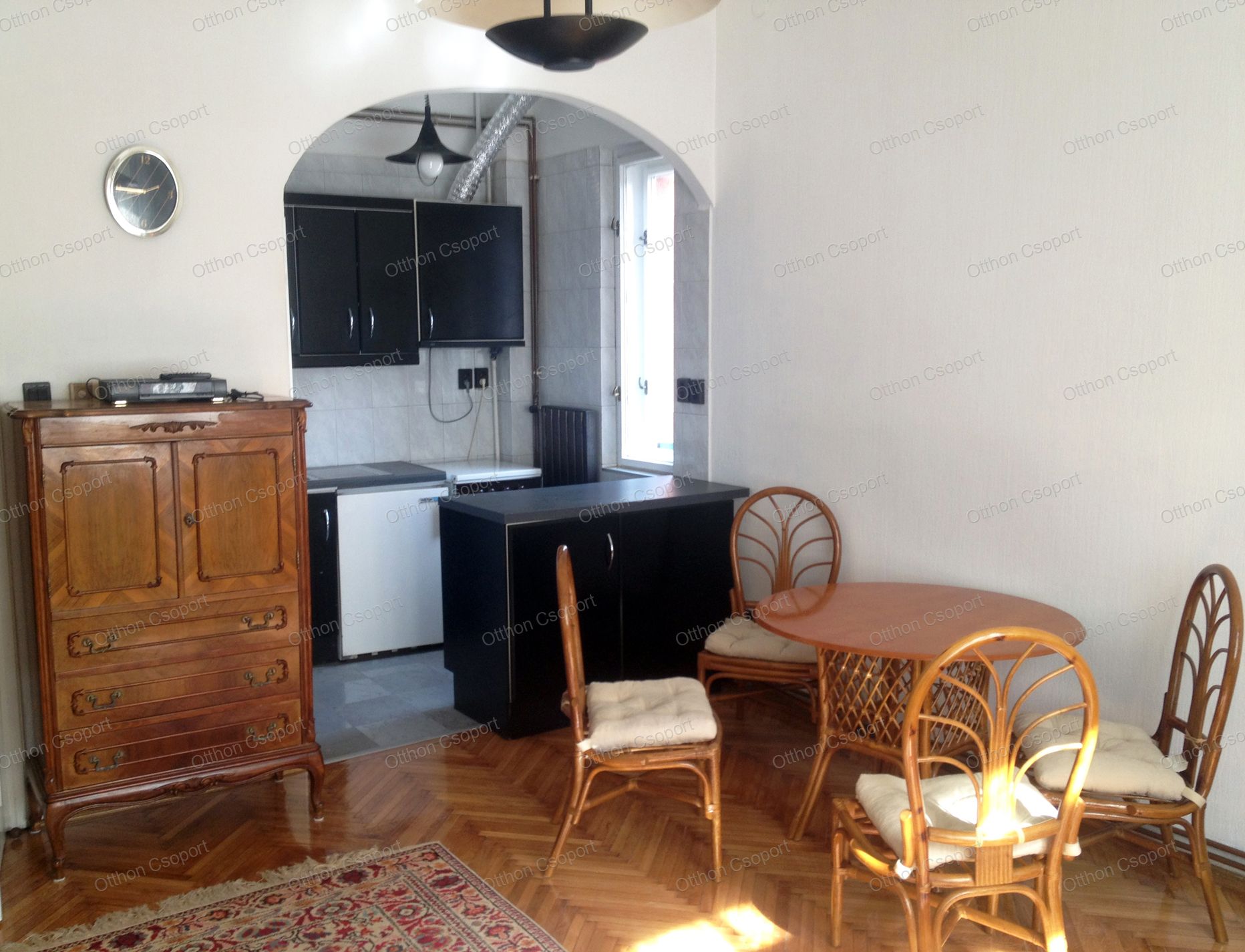 ZUGLÓBAN AZ M1 METRÓ VÉGÁLLOMÁSÁNÁL 1,5 SZOBÁS LAKÁS EGYEDÜLÁLLÓNAK-PÁROKNAK KIADÓ