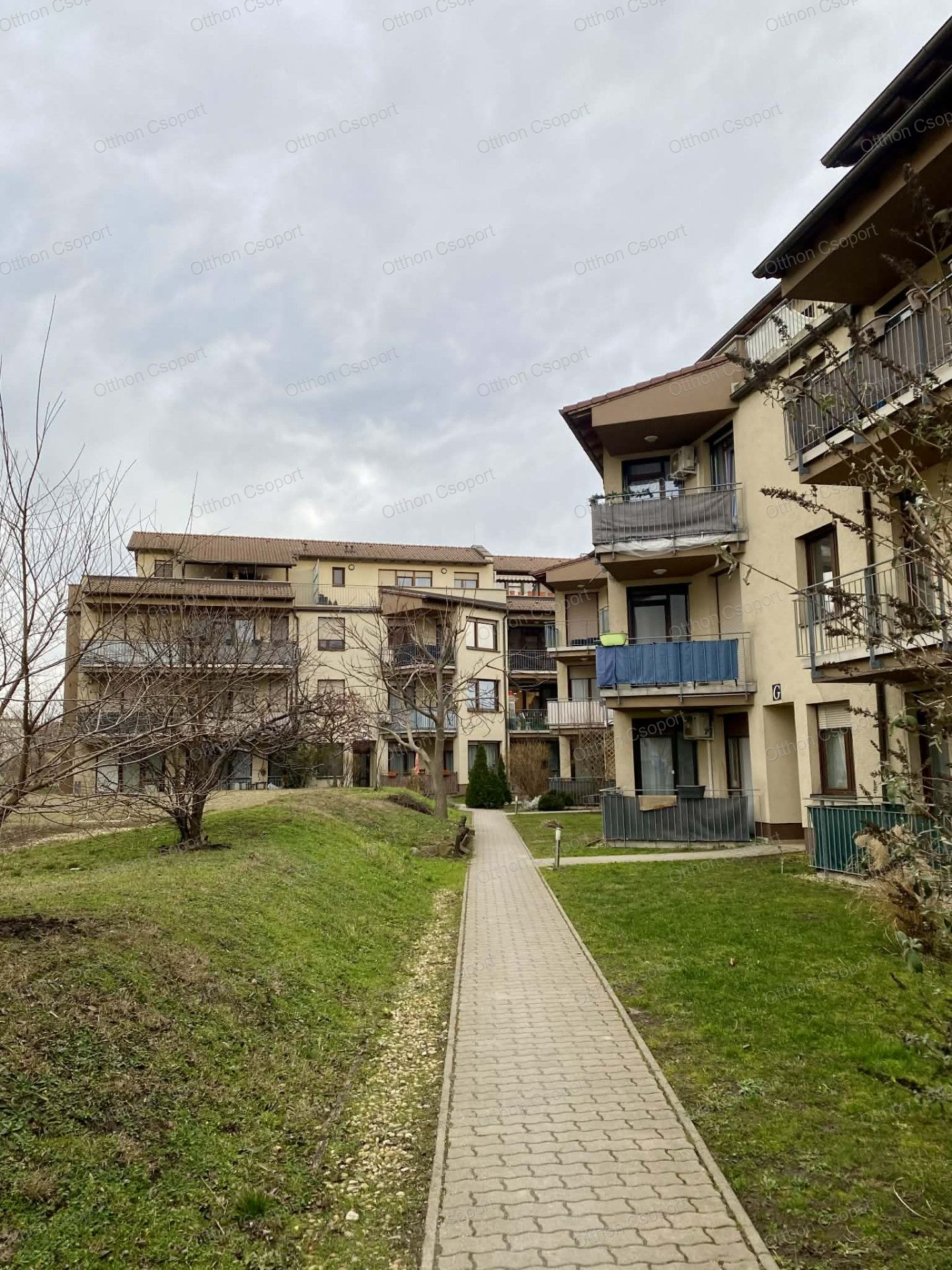 BUDAPEST XXII KERÜLET CAMPONA KÖZELÉBEN 1 SZOBÁS LAKÁS KIADÓ