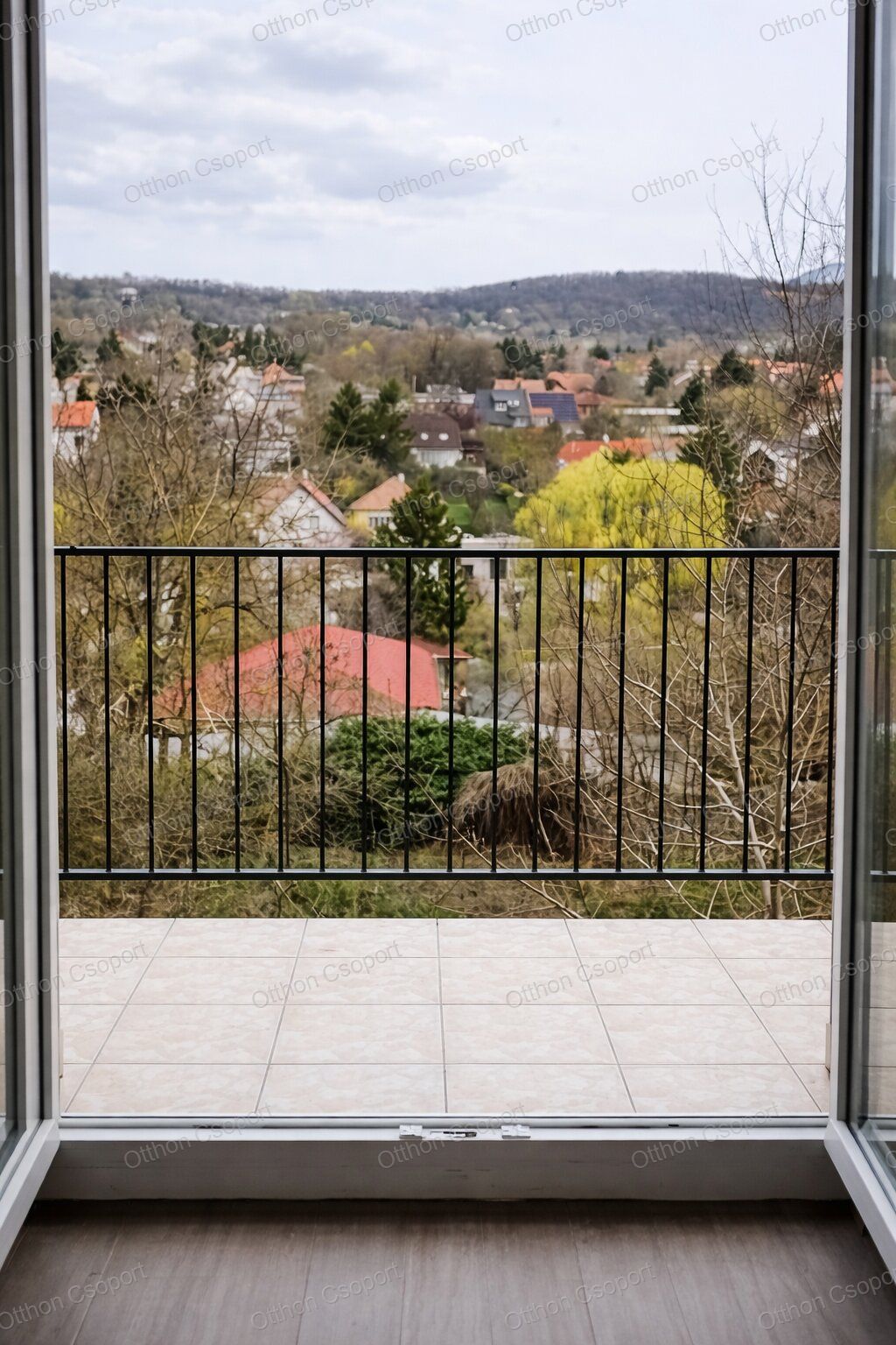  KÜLÖN BEJÁRATÚ FELSŐ SZINT KIADÓ BUDA ZÖLDÖVEZETÉBEN – ERKÉLLYEL!   AZONNAL KÖLTÖZHETŐ – PRIVÁT, CSENDES OTTHON!  KIADÓ | II. kerület – Tárkony utca