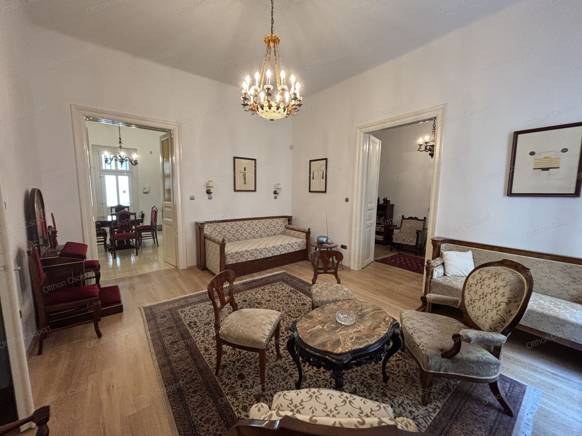 Operához közel felújított 94m2-es lakás eladó