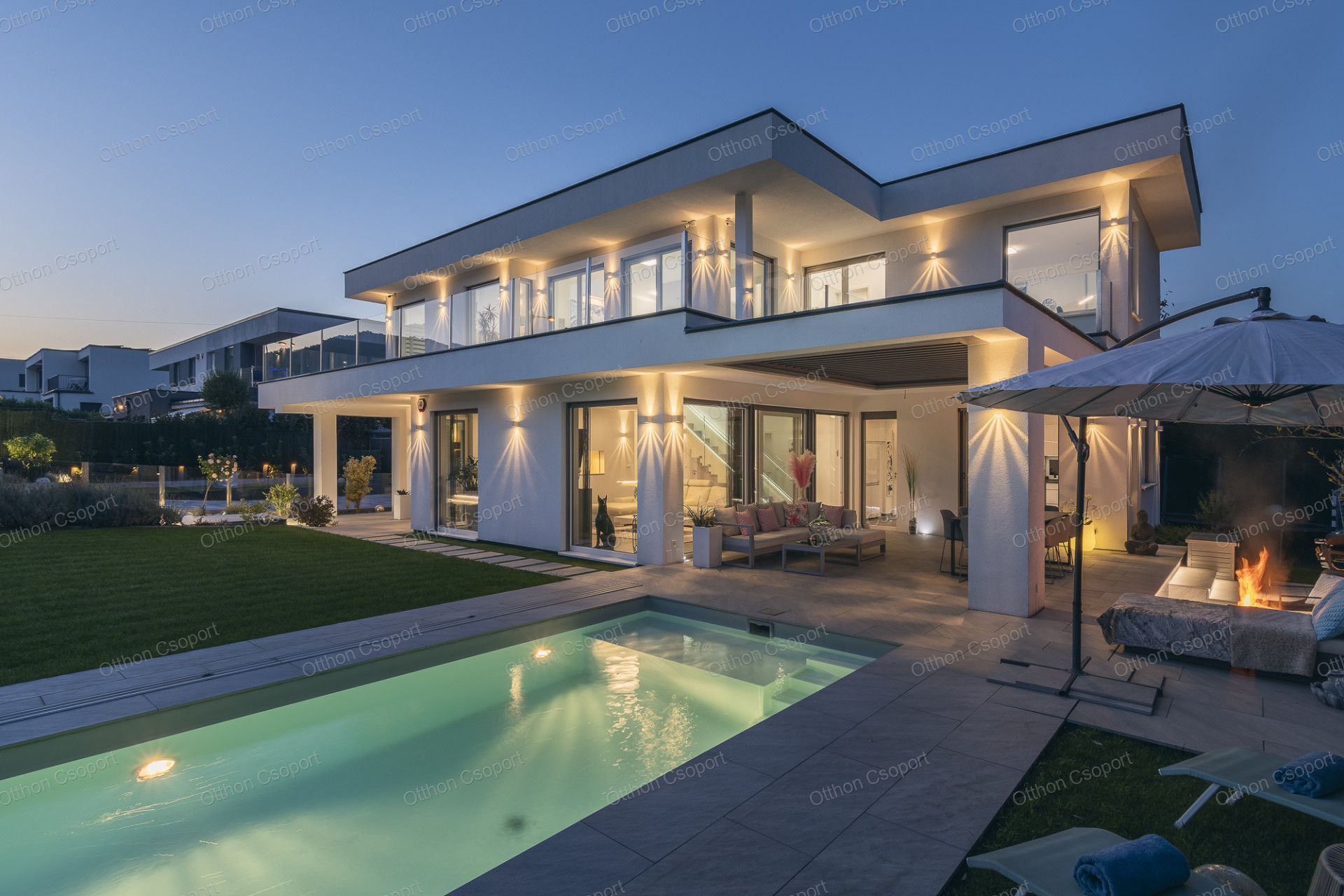 Modern Luxury Home – Harsánylejtő
