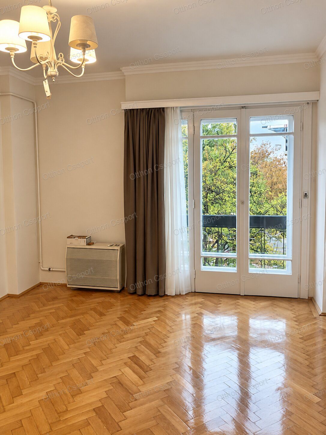 FRISSEN FELÚJÍTOTT GARZON ÚJLIPÓTVÁROSBAN – AZONNAL KÖLTÖZHETŐ!   XIII. kerület, Hegedűs Gyula utca  Bérleti díj: 210.000 Ft/hó  31 m² | 1 szoba | 2. emelet | Lift